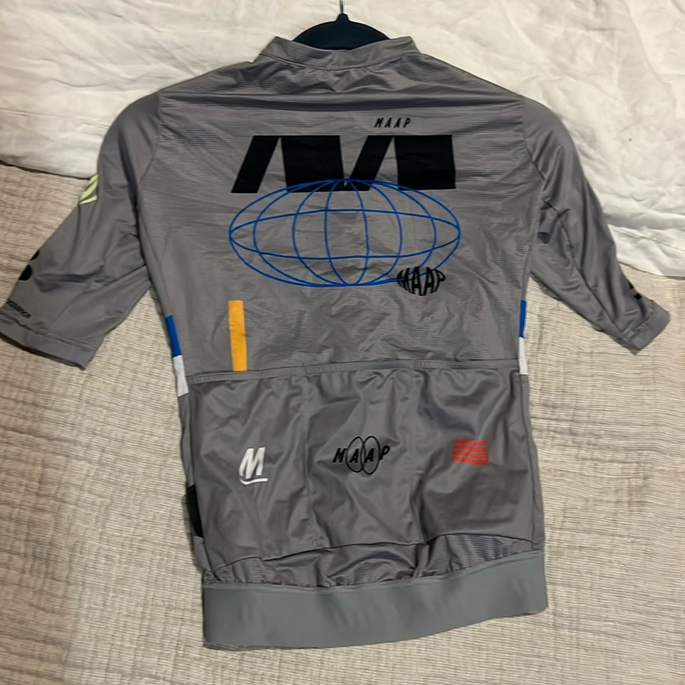 Maap women's axis pro short sleeved jersey size small in color storm